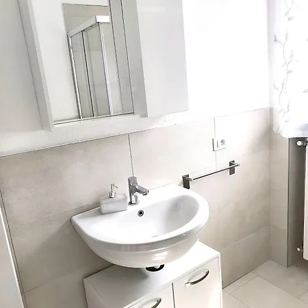 Appartement Paradise Just A Few Minutes From Maggiore